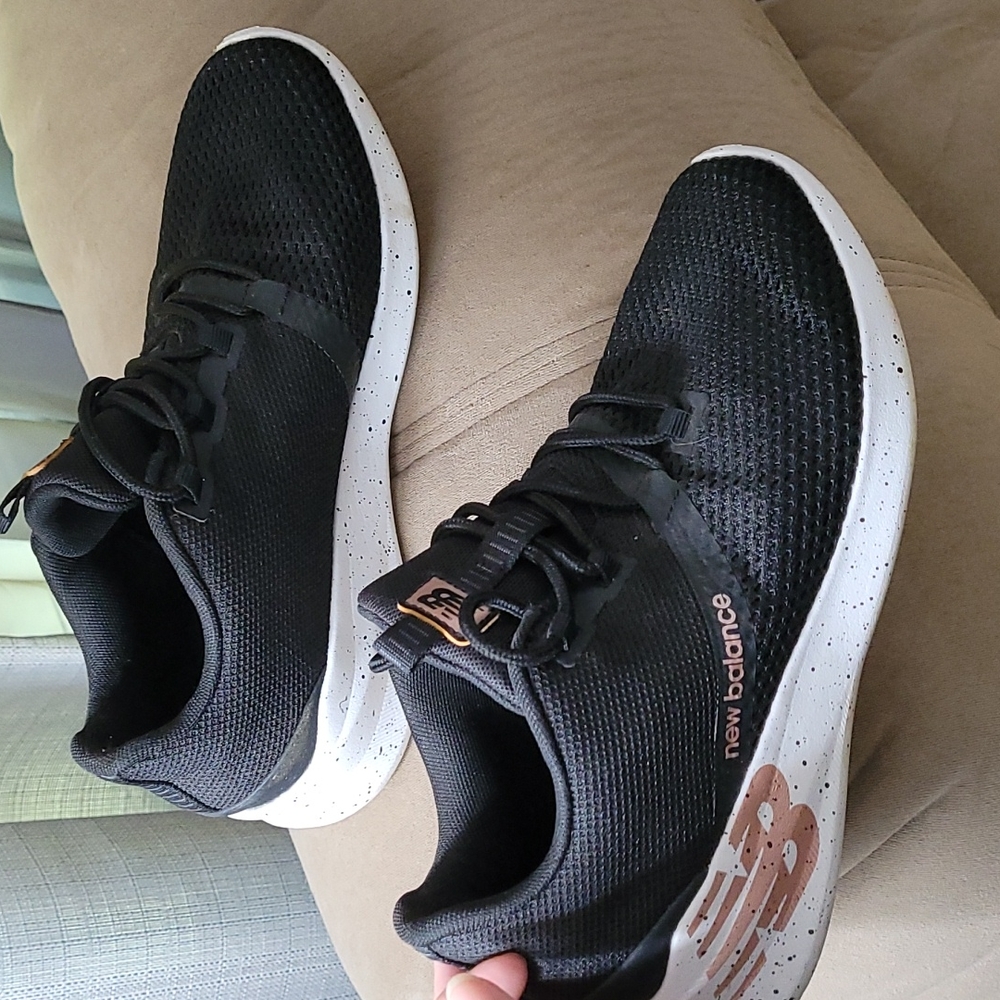 Women's new balance shoes